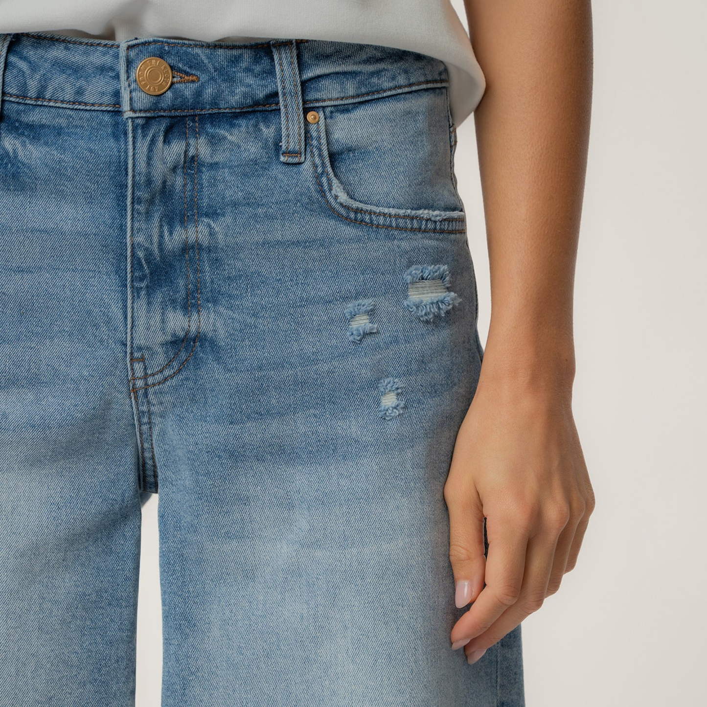 Hailey High Rise Short w/ Raw Hem - Focus