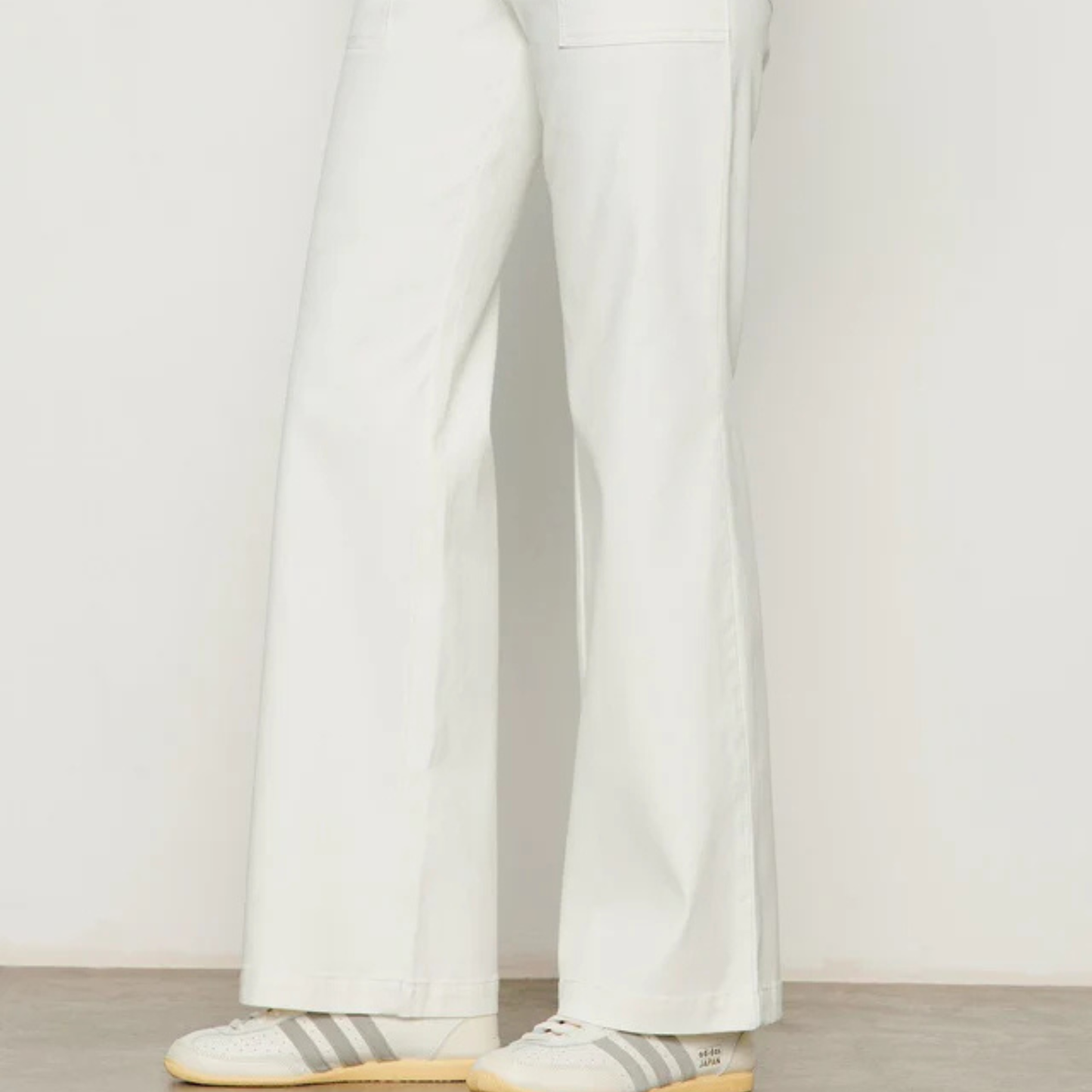 Sculpted Insider Wide Leg Jean (Chalk)