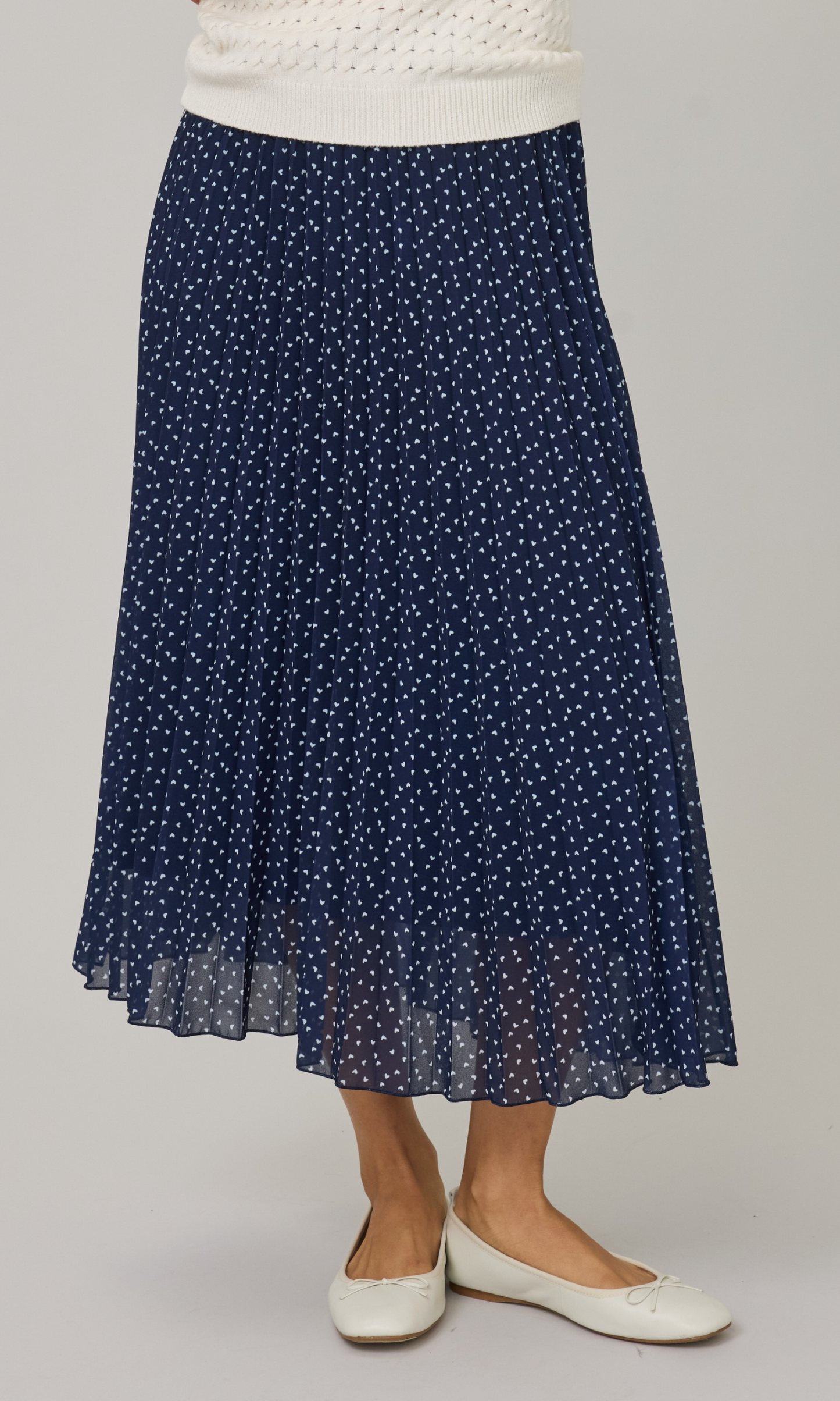 Pleated Skirt w/ Navy Heart Print