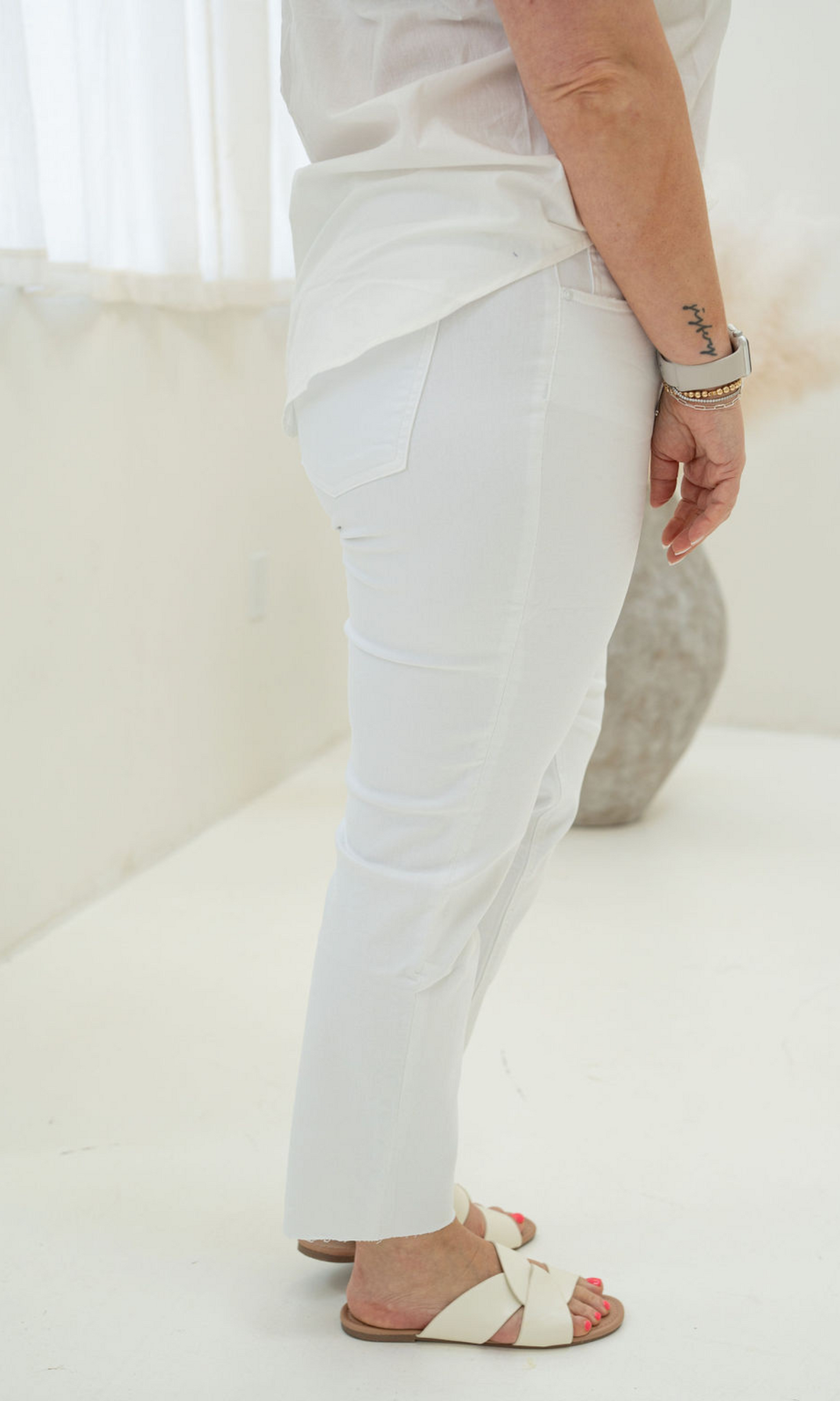 Rachael High Rise Fab Ab Mom Jean Raw Hem - Optic White